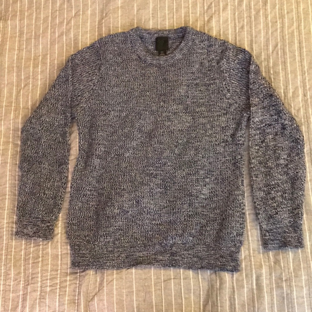 Size Medium - Blue Pullover - Relaxed Fit